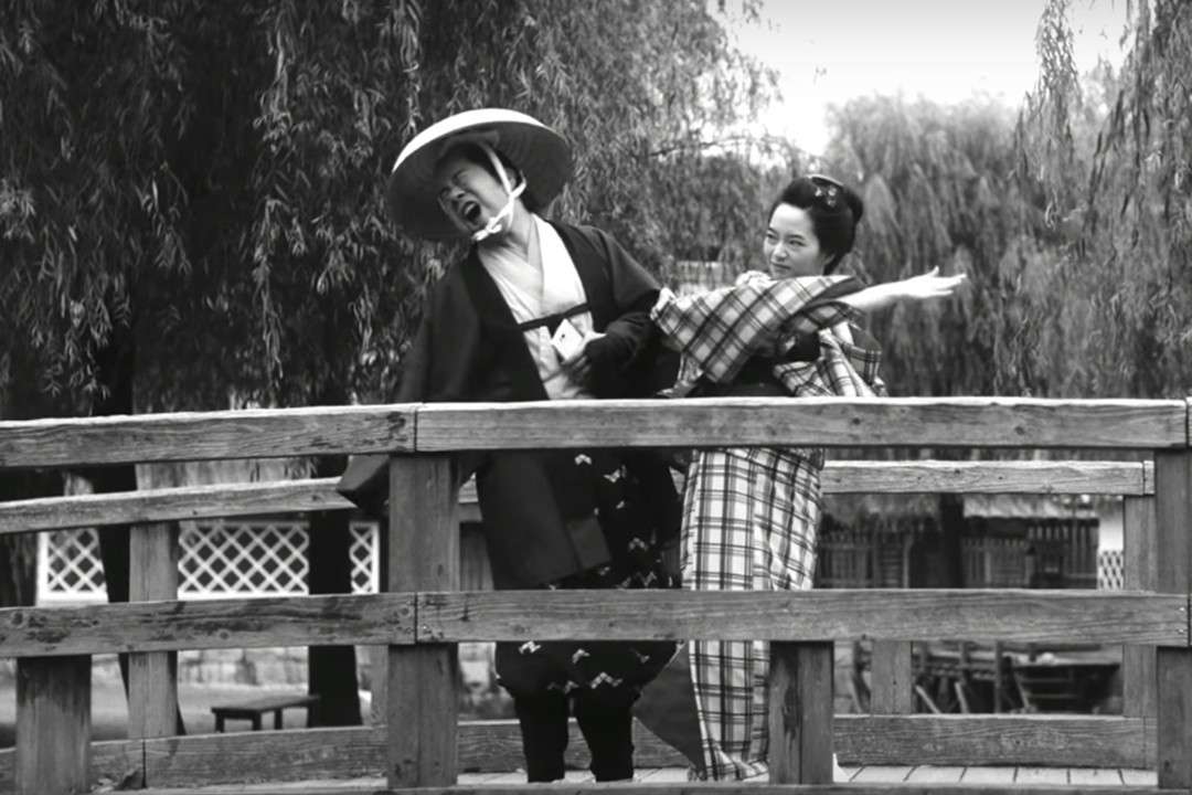 日本复古魔性创意短片《武士们走路去参拜的时代》