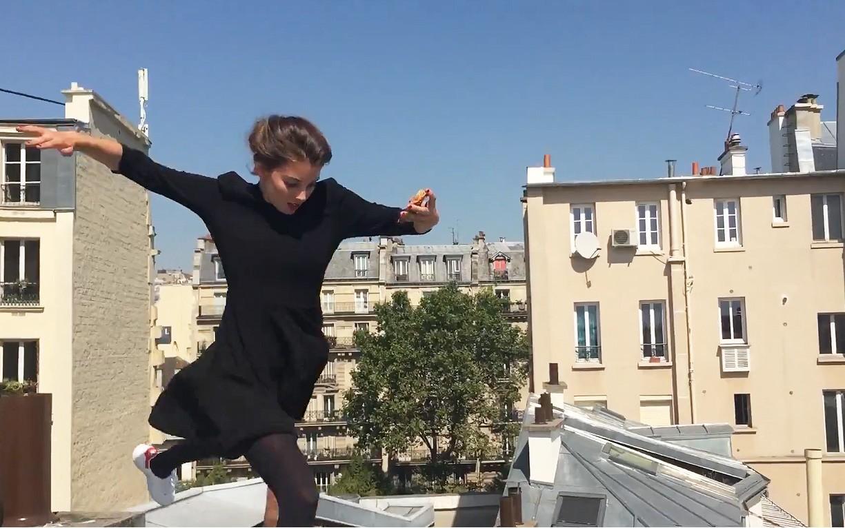 巴黎惊艳跑酷短片《优雅飞奔的女孩》