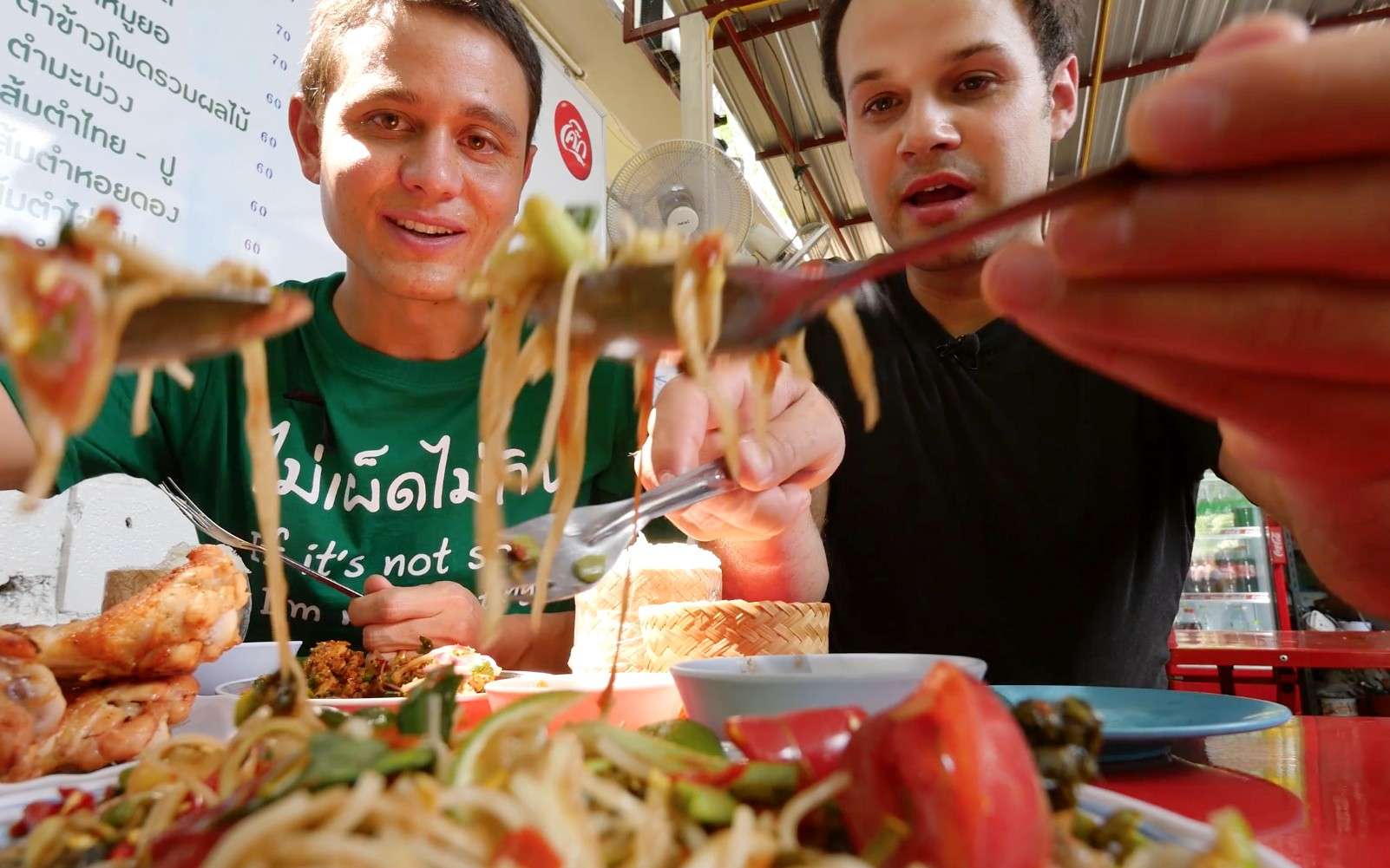 两位达人合体逛曼谷《一天吃遍泰国所有美食》