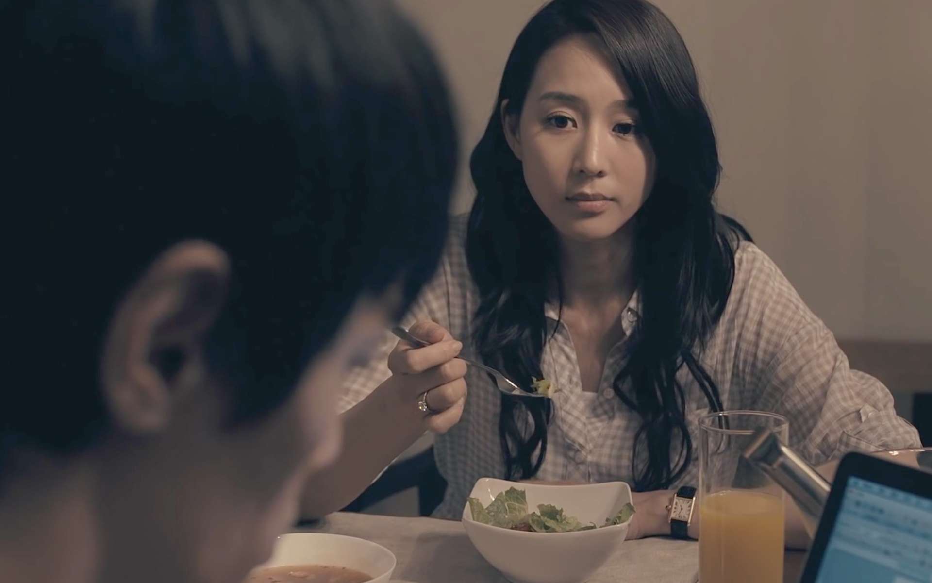 台湾细腻情感家庭短片《餐桌上的陌生人》