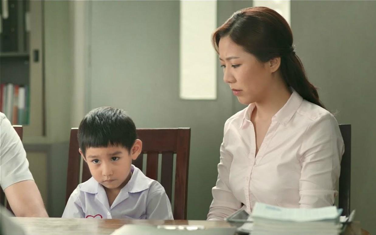 泰国暖心亲情广告《妈妈的言传身教》