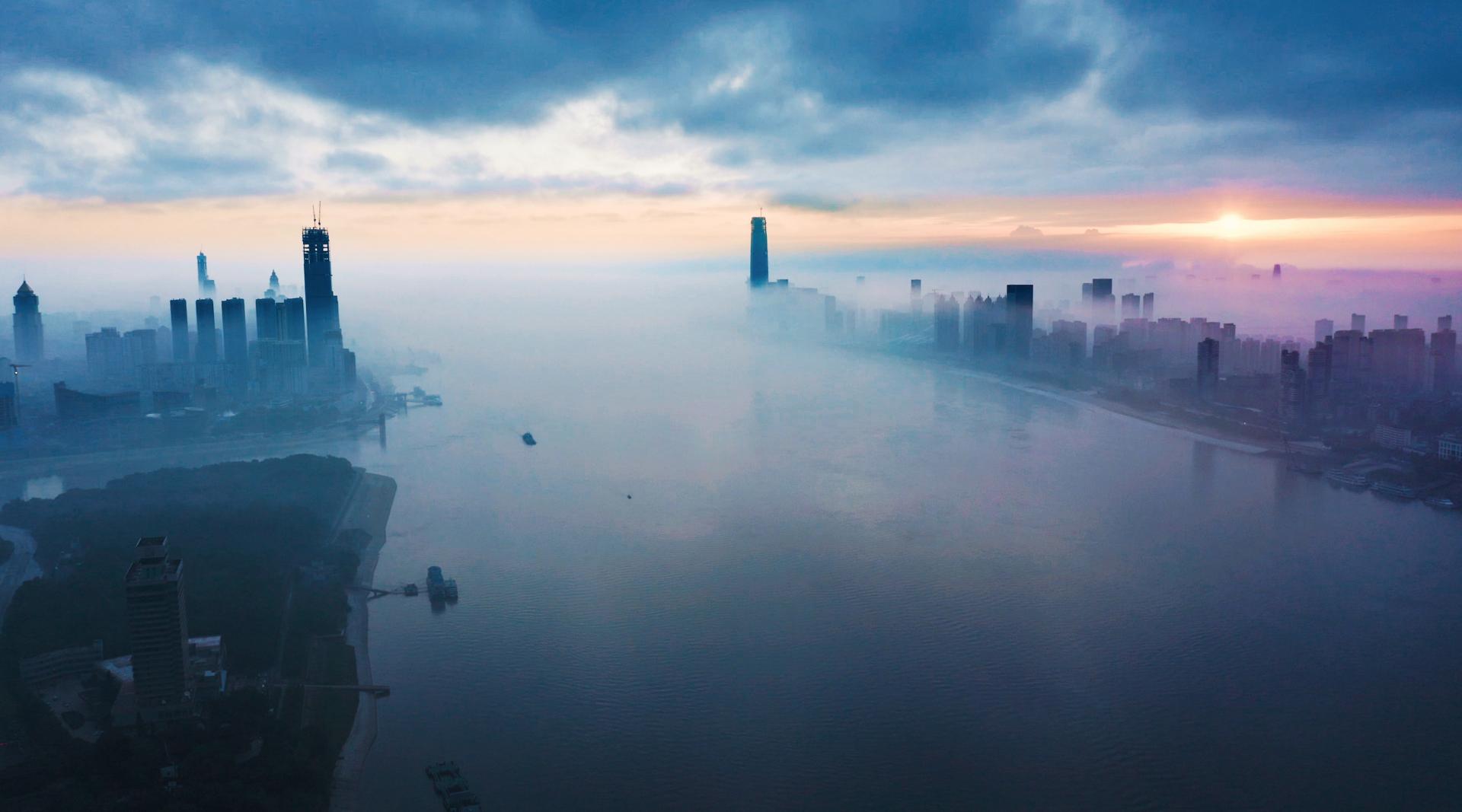 被武汉近期频发的平流雾所震撼