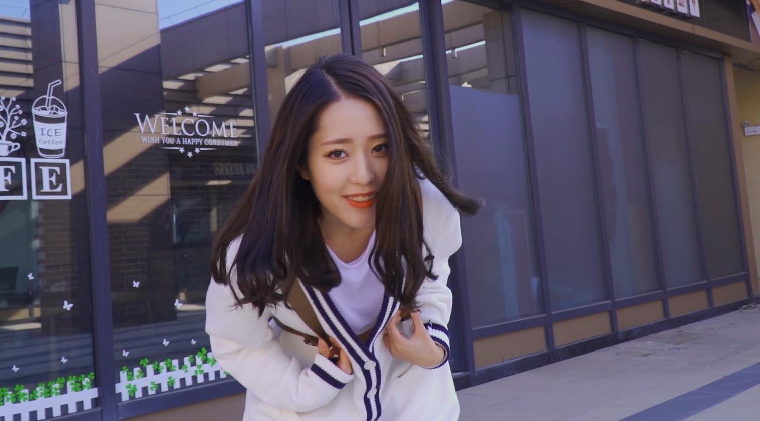 韩国小美女的包包广告短片