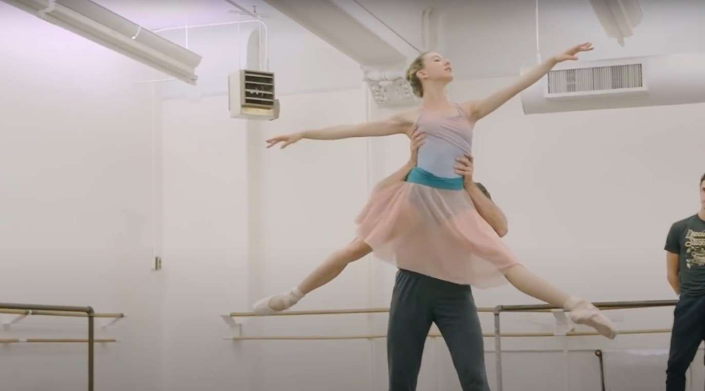 美国芭蕾舞剧团的首席舞者如何看待芭蕾舞者之间的关系