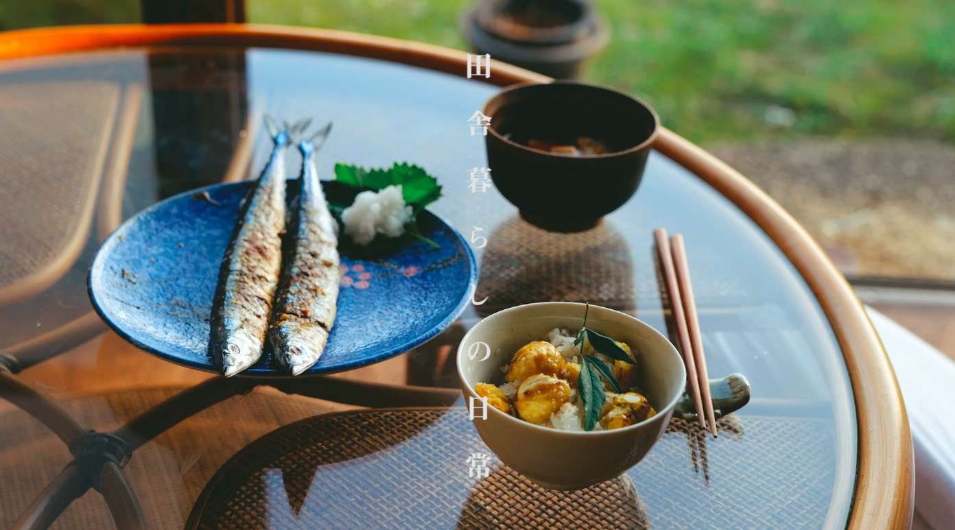 《秋天的味道》，是秋刀鱼和栗子饭啊！