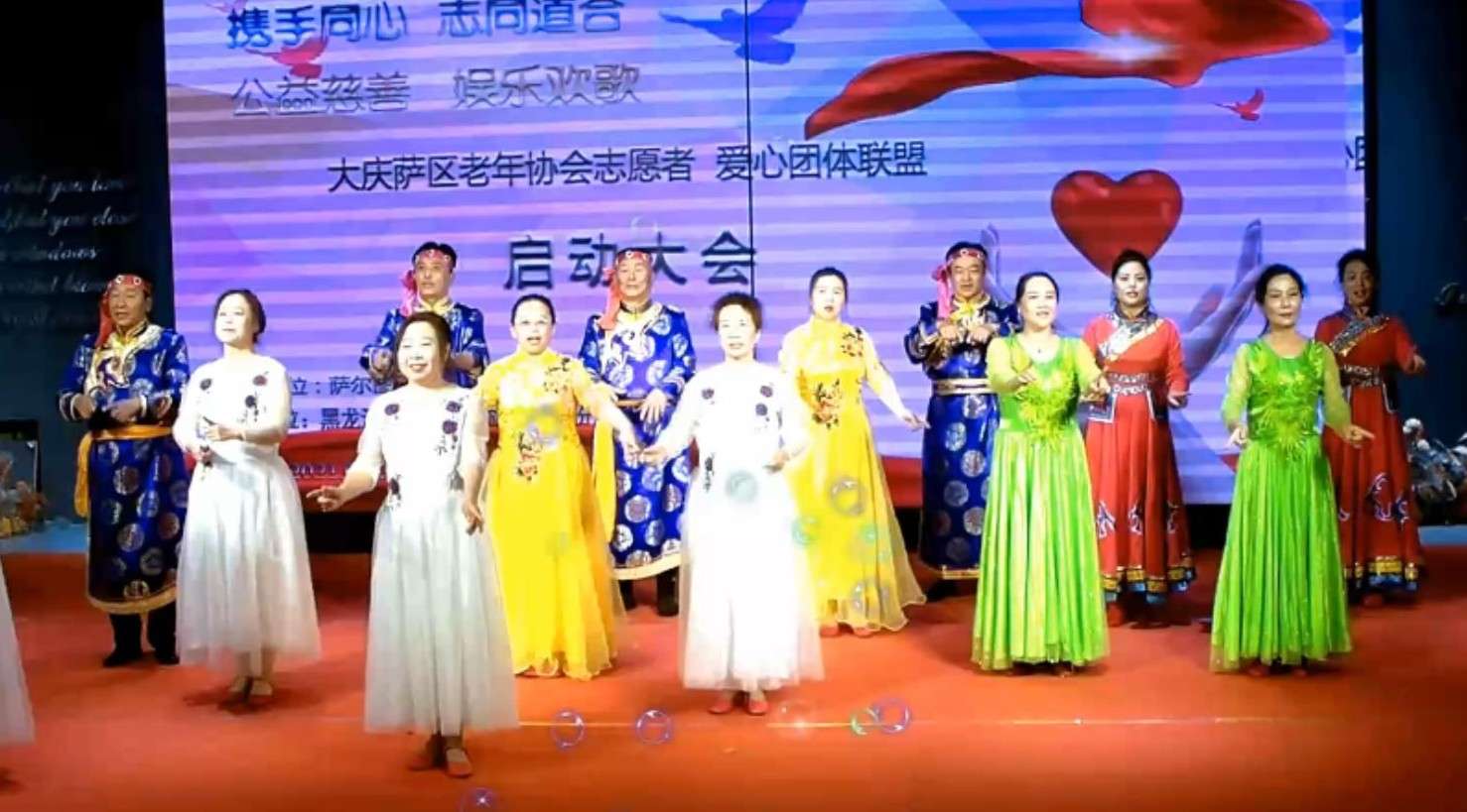 手语舞《我和我的祖国》  演出单位：百明花枝俏艺术团-静海制作