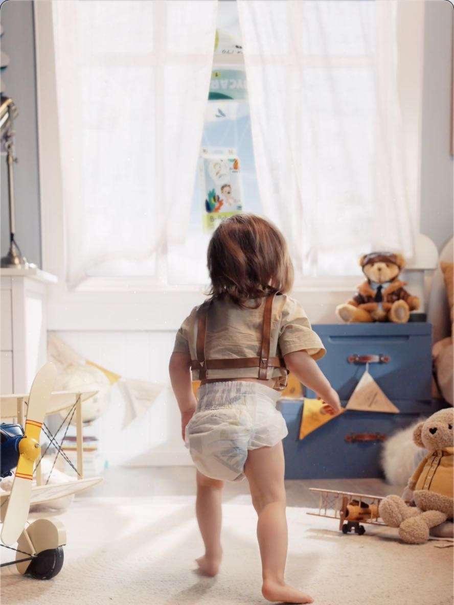 产品创意｜Babycare夏季纸尿裤给宝宝宝飞一般的清爽感