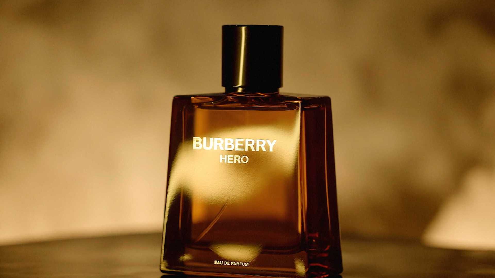 Burberry Hero 香水展览 DIR