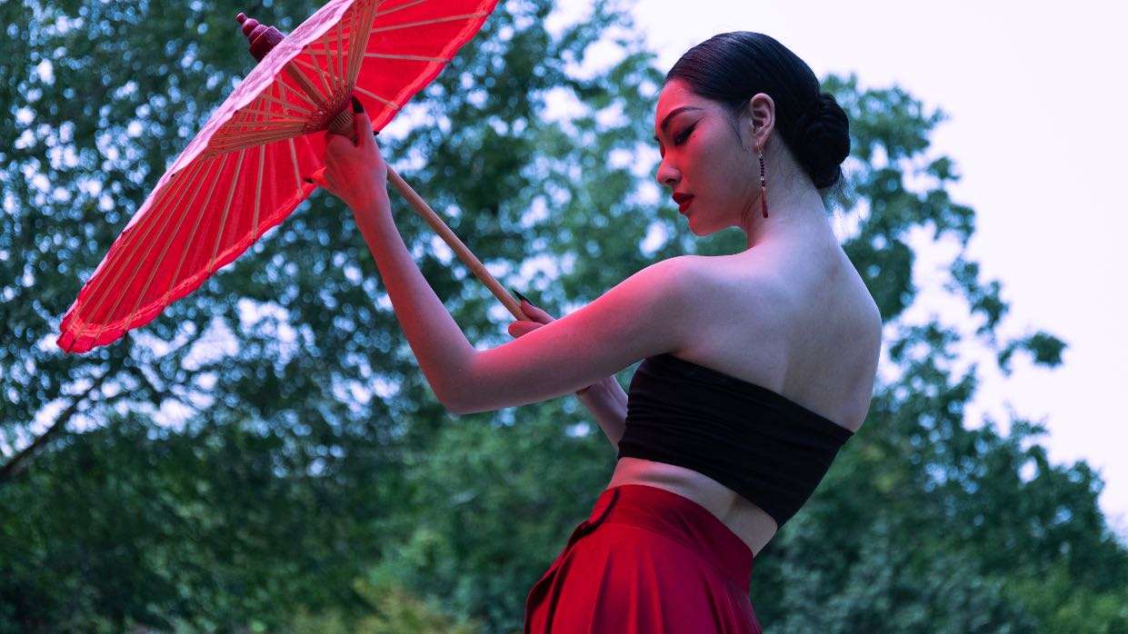 傣族舞新中式时尚短片《谧》