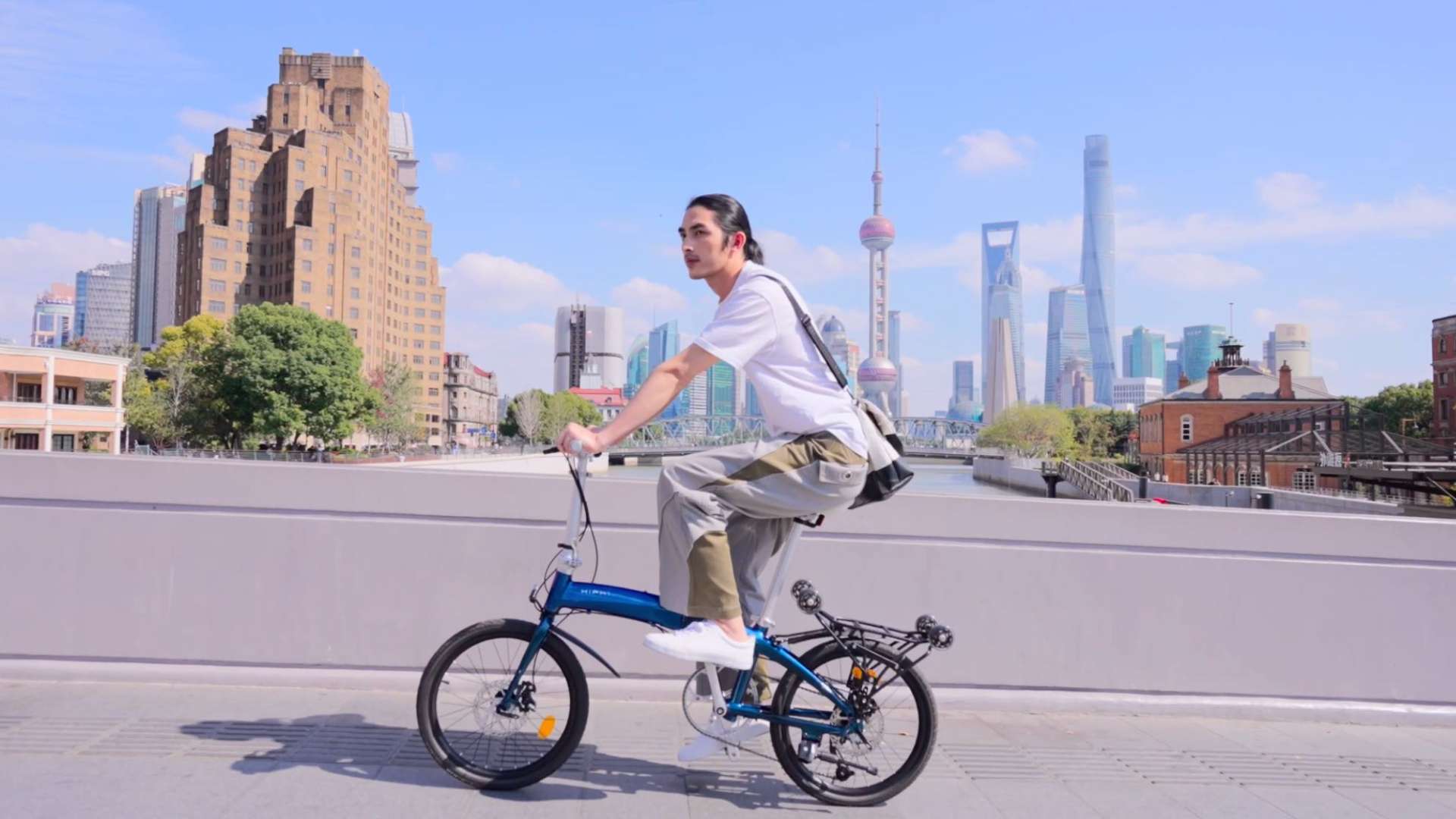 高合周边产品——可折叠自行车 城市创意短片