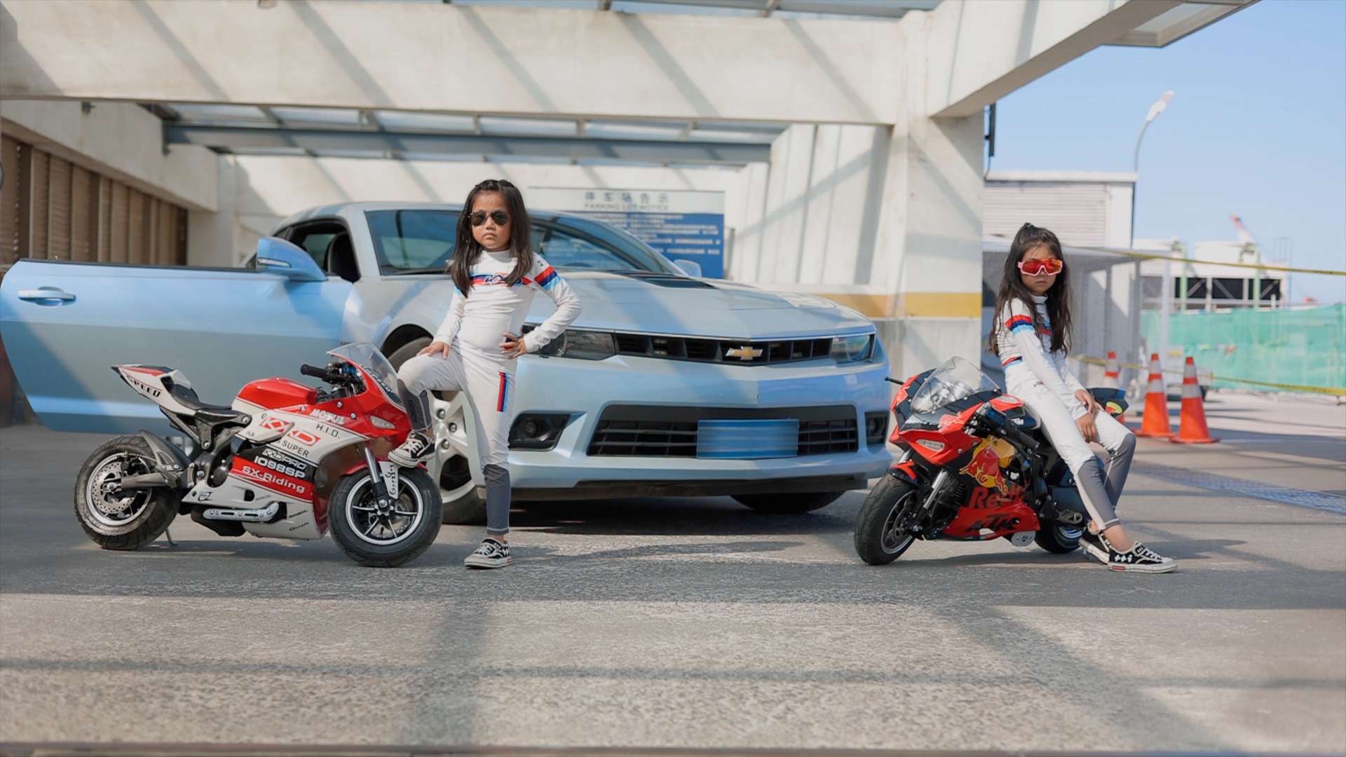 儿童摩托车宣传片|两个女生的摩托爱情