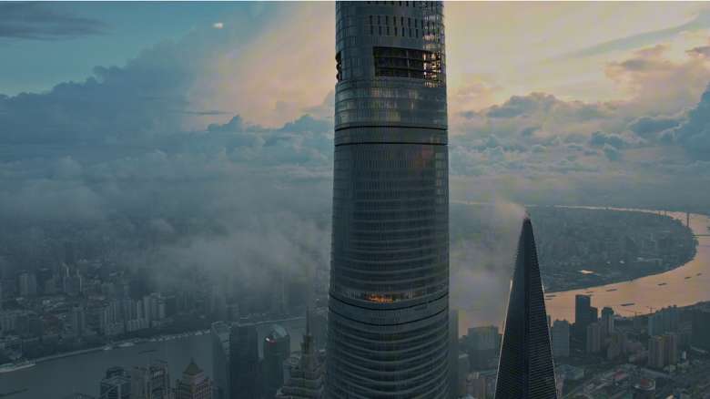 魔都航拍｜ 环绕上海中心 穿越环球金融中心.