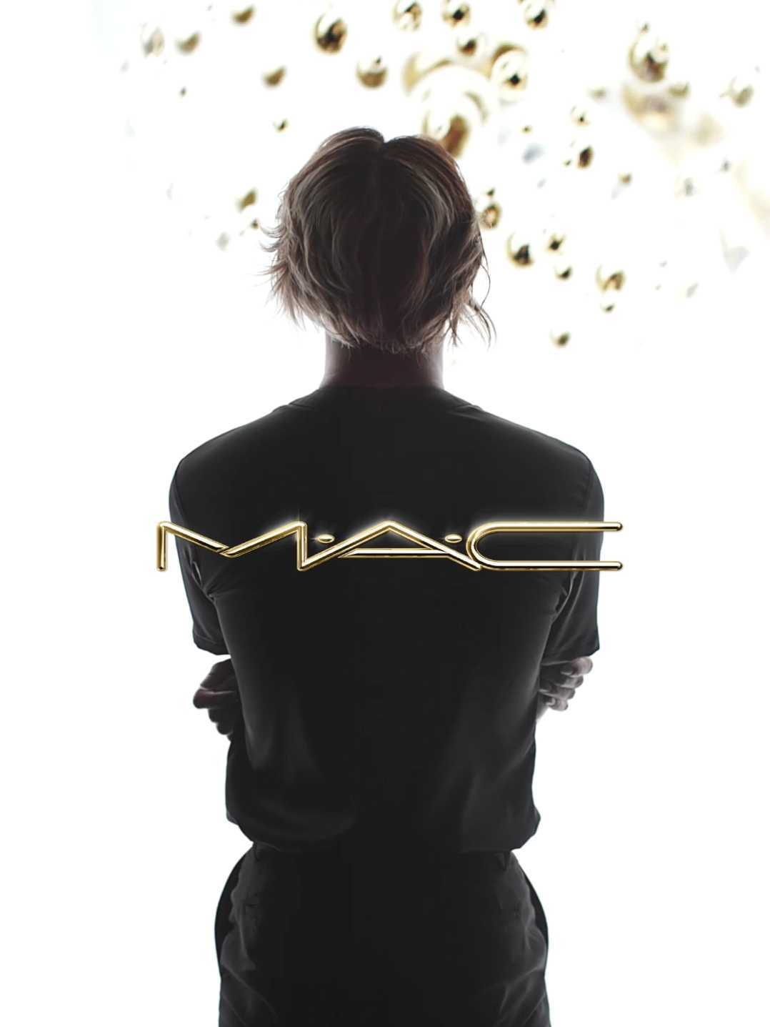 MAC x 王嘉尔