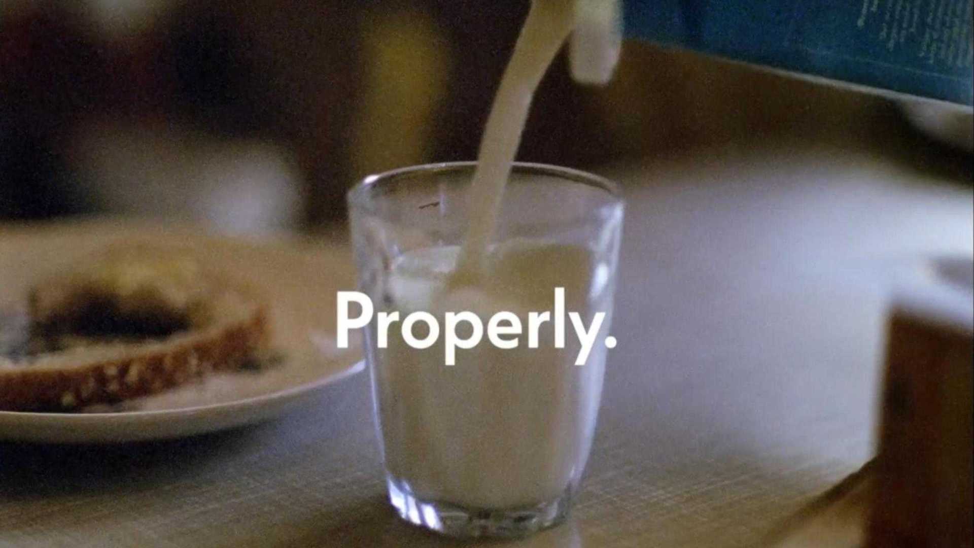 《正确地》 |  牛奶广告也可以很高级