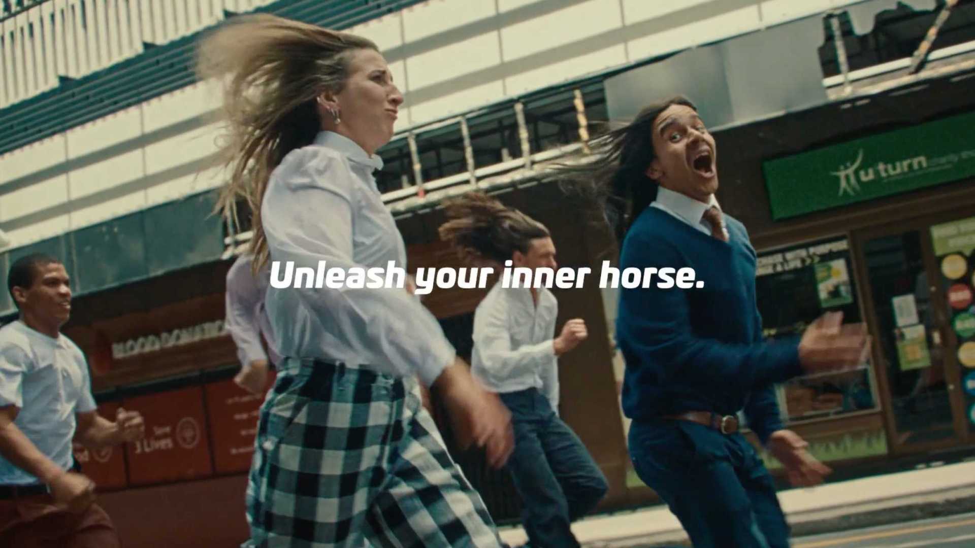 像马一样奔跑～瑞典马协会ATG创意脑洞广告《释放你内心的马》
