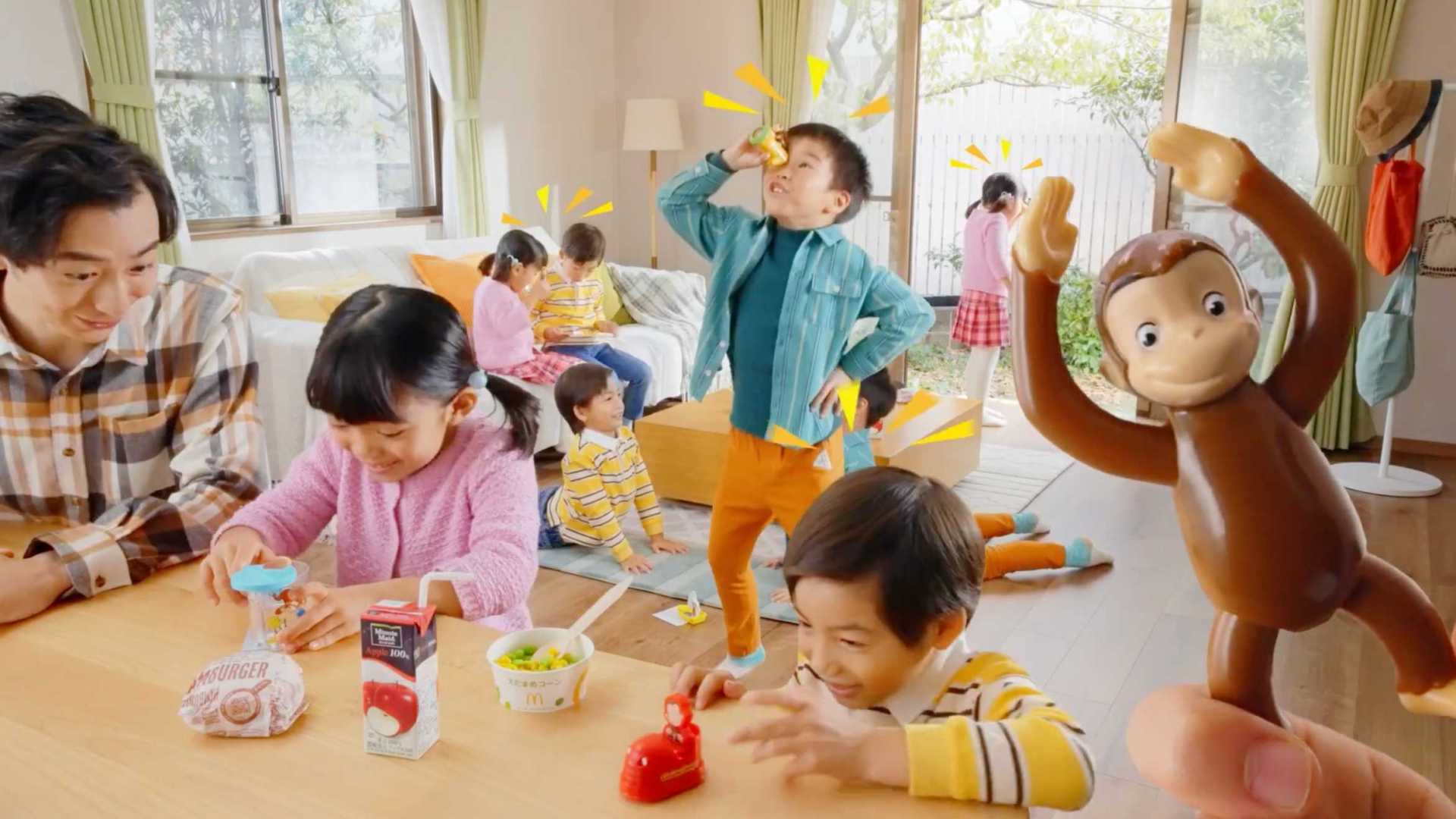 日本麦当劳新品快乐套餐玩具《大猩猩乔治》宣传广告