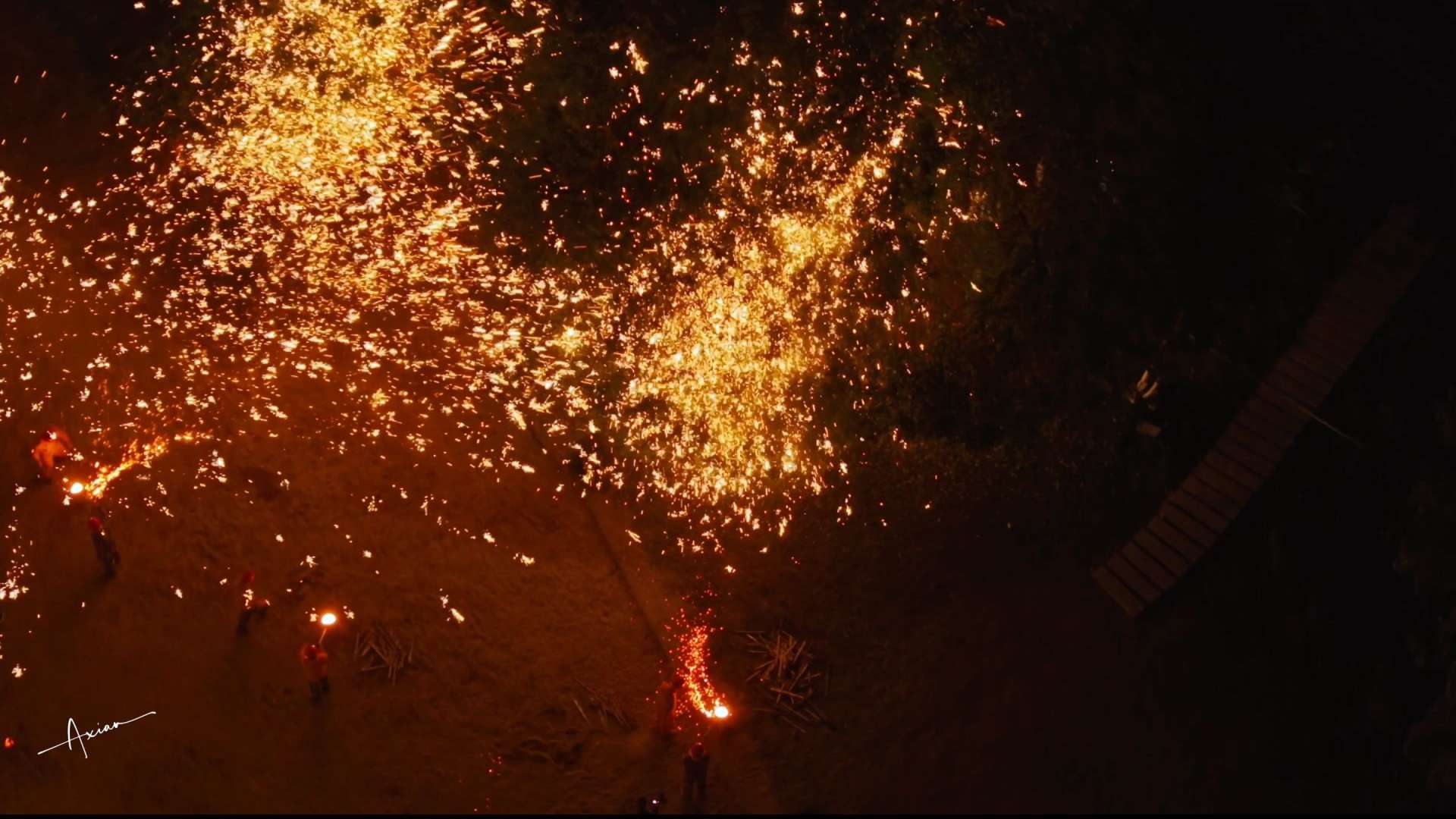 火树银花不夜天，我在福建莆田看到了传承了千年的非遗打铁花。这是独属于中国人的浪漫