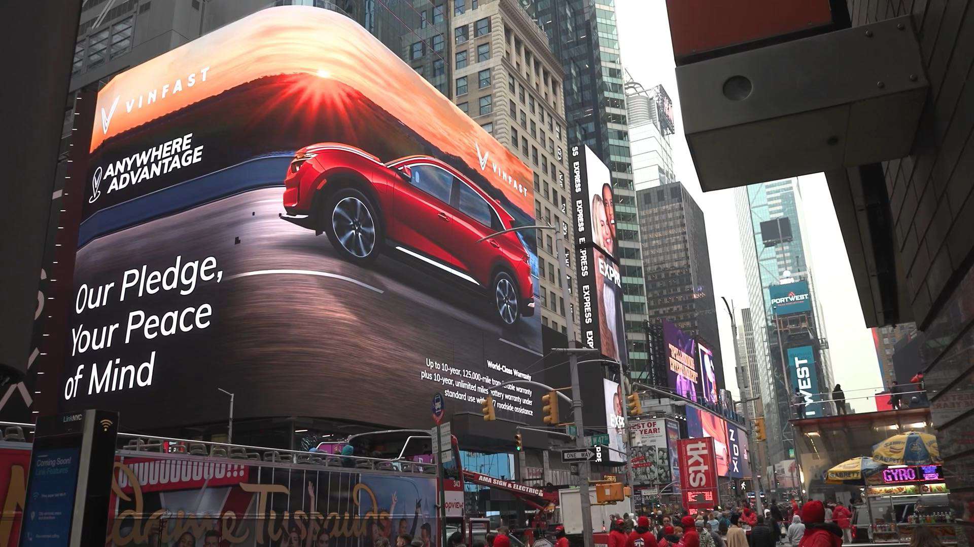 #一二传媒 #纽约时代广场纳斯达克大屏广告#TSX大屏 #纽约一二映像