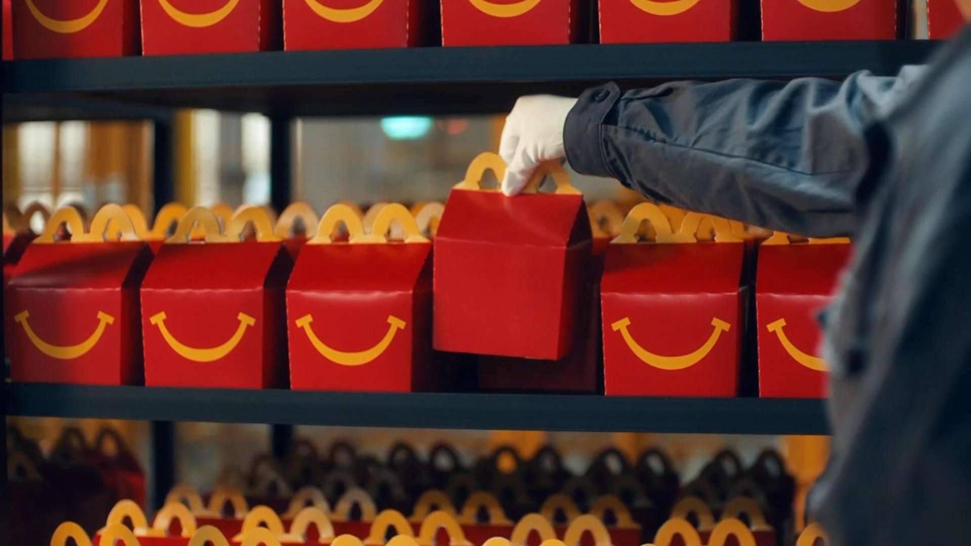 快乐餐盒的旅程！麦当劳创意广告