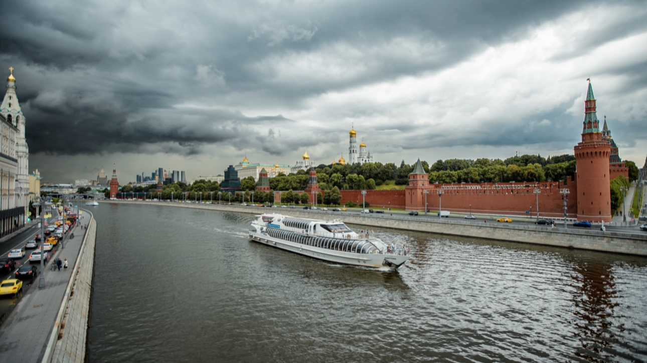俄罗斯莫斯科河（雨天）