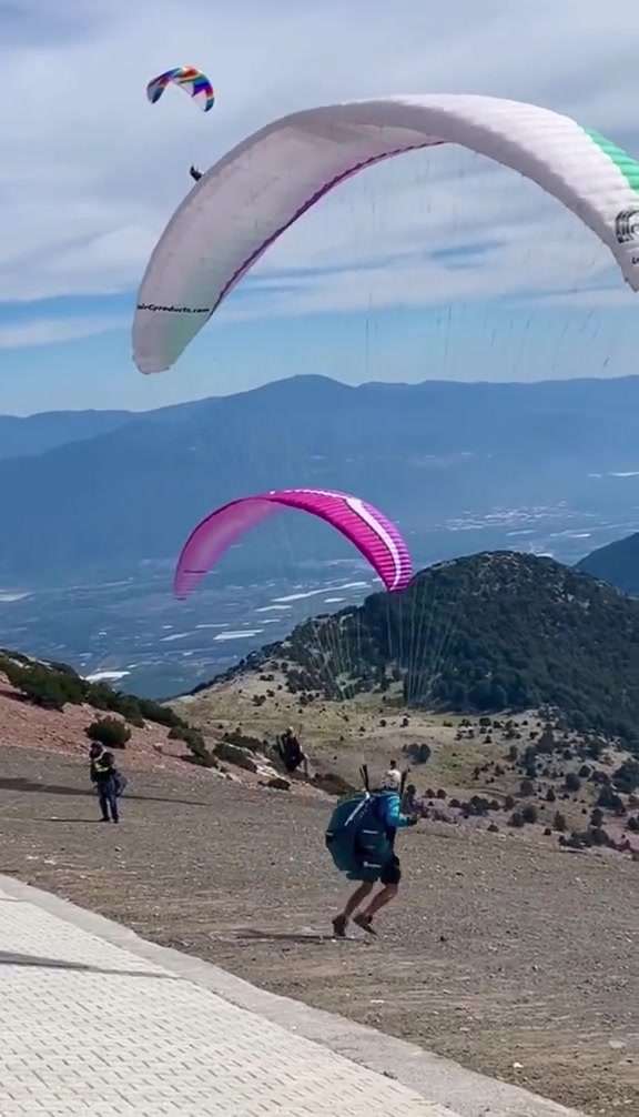 哥伦比亚山脉滑翔伞飞行！
