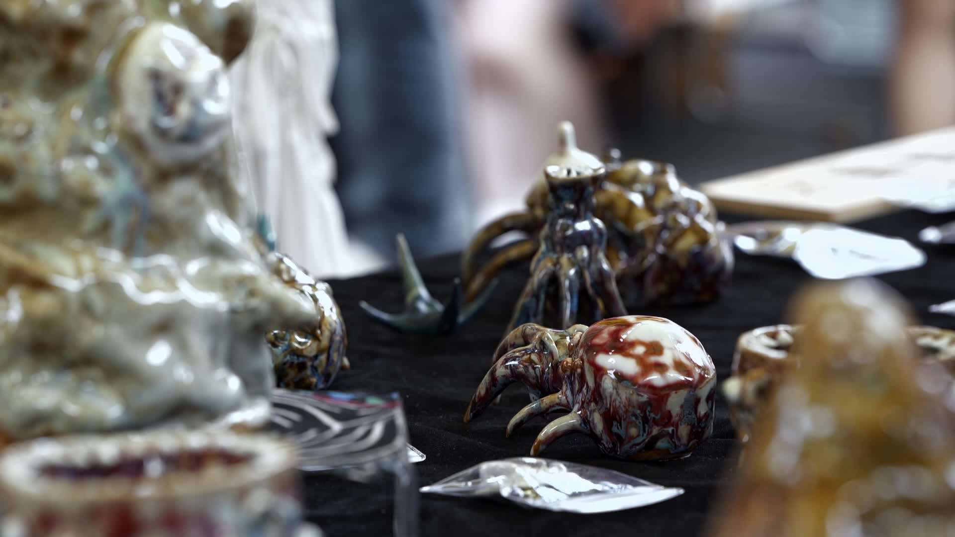 奇形怪状的陶瓷也会有人喜欢吗 景德镇青年陶艺家小黑专访