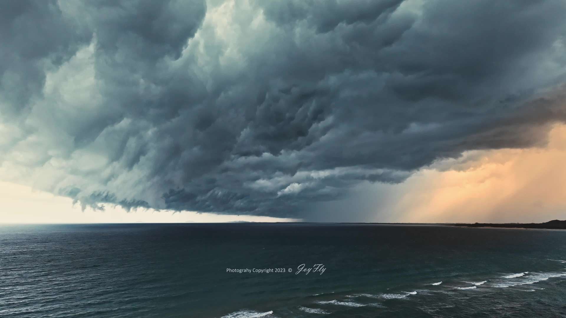 2023年7月1日在万宁海边记录的一场突发的强对流天气