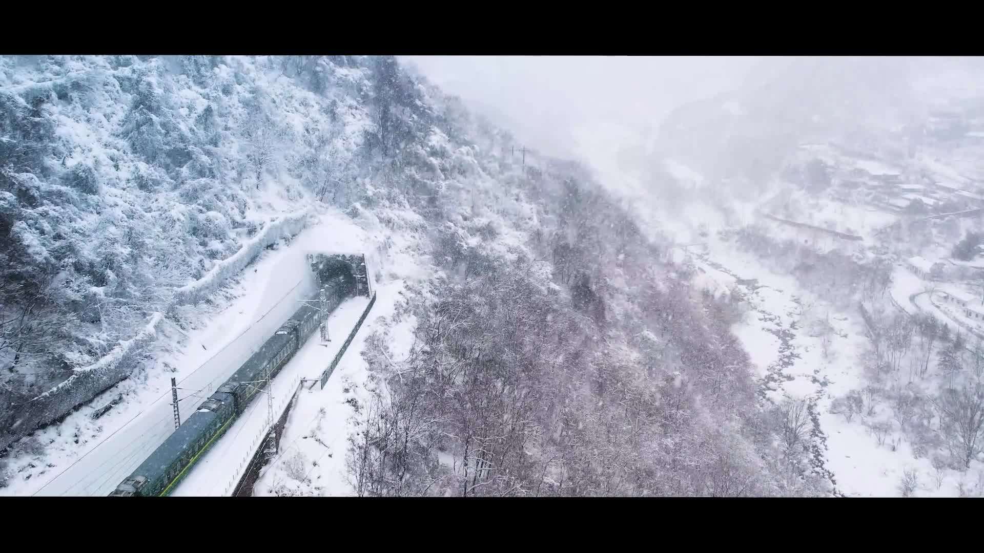 陕西秦岭之巅的火车站——青石崖